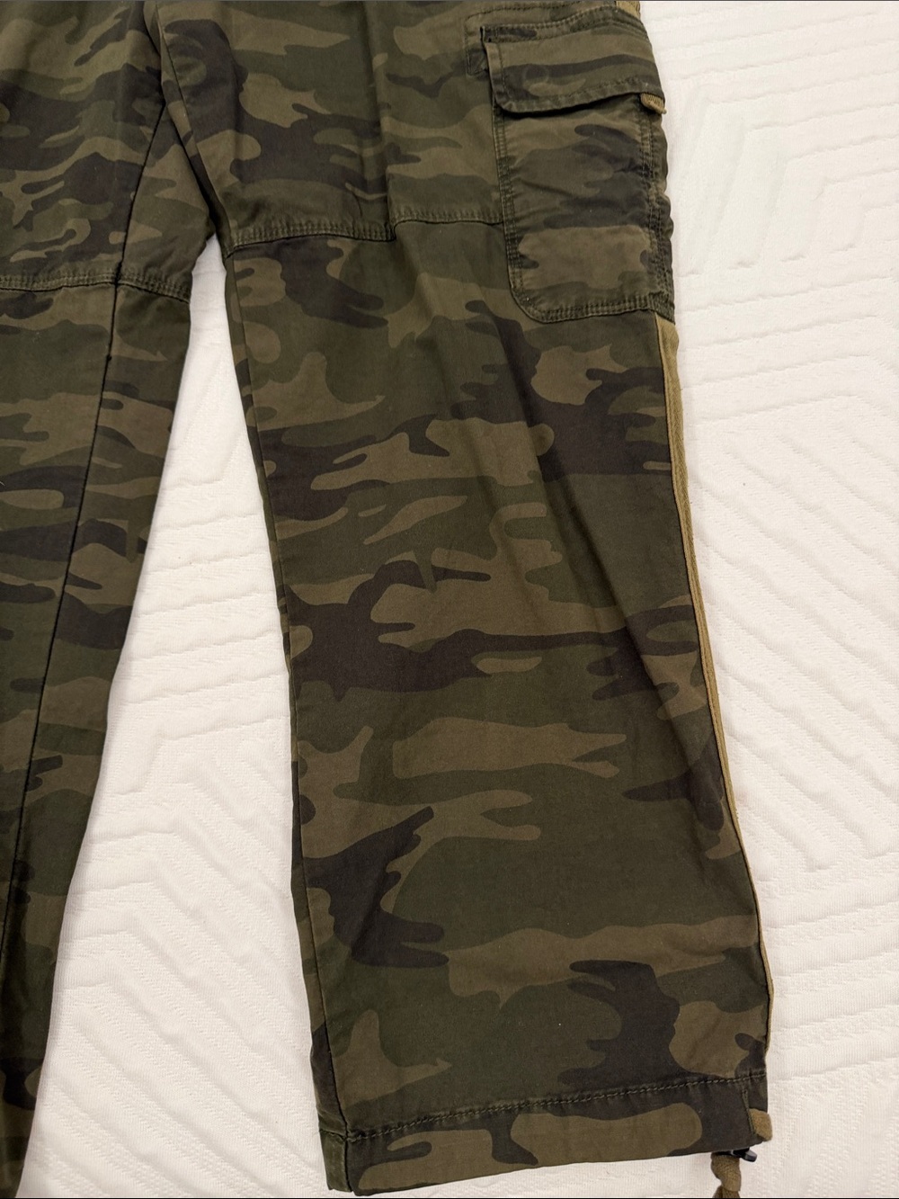 Sanctuary Camo Cargo Pants in Olive & Dark Green - Picture 10 of 10